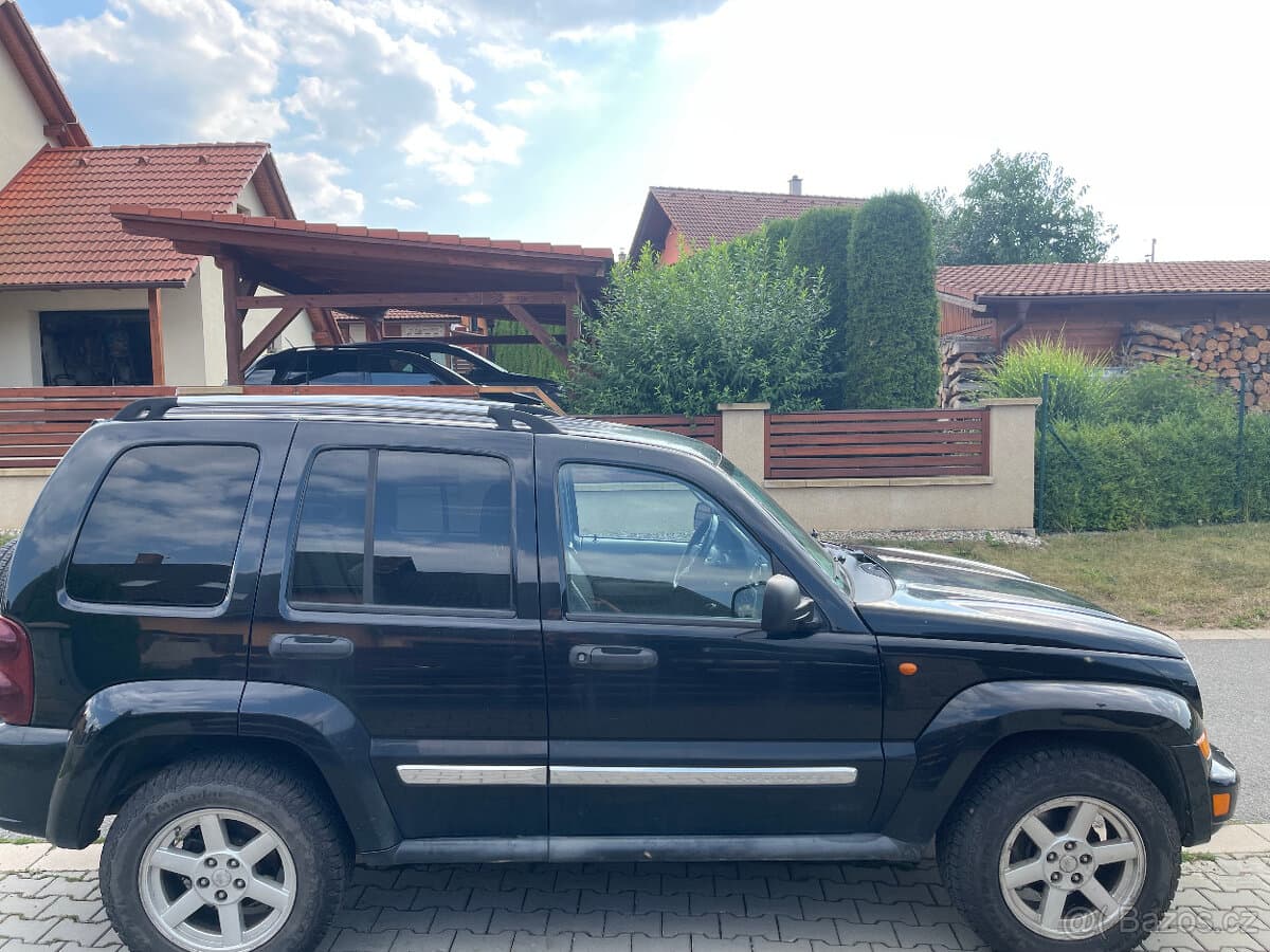 2006 Jeep CHEROKEE - 4