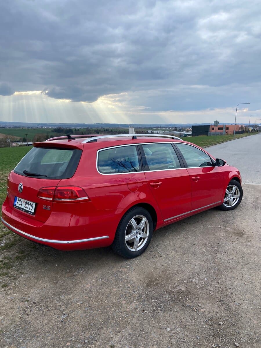 2011 Volkswagen PASSAT - 4