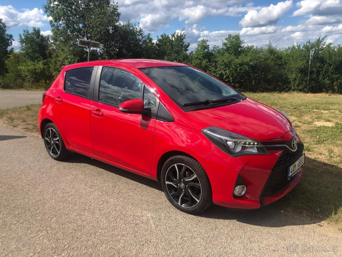 2015 Toyota YARIS - 4