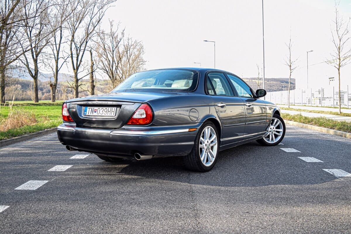 2004 Jaguar XJ - 4
