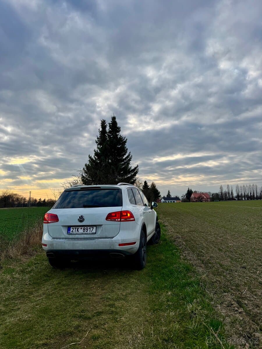 2012 Volkswagen TOUAREG - 4