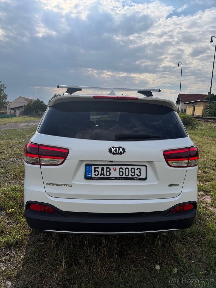 2015 Kia SORENTO - 4