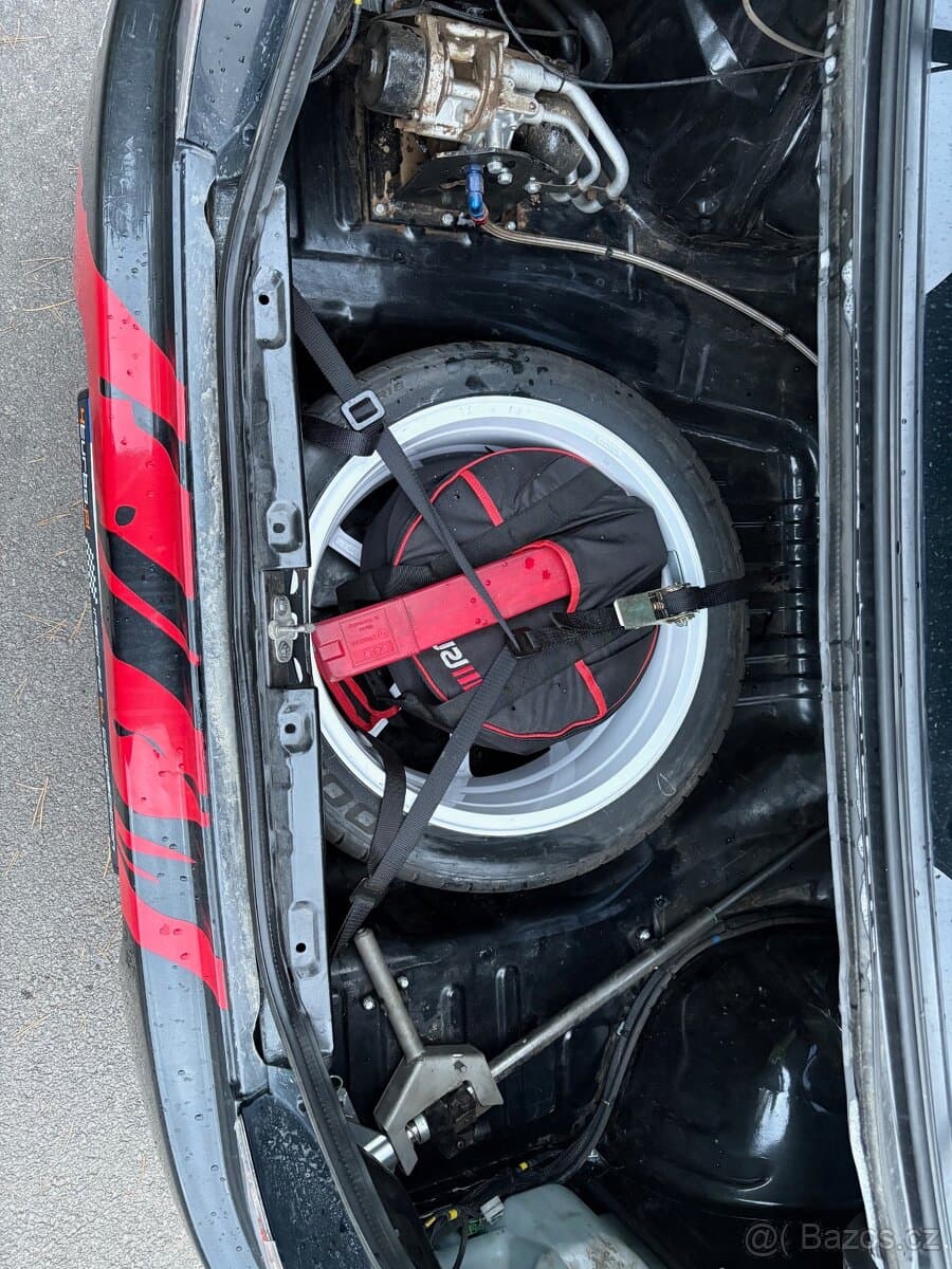 Mitsubishi LANCER - 4