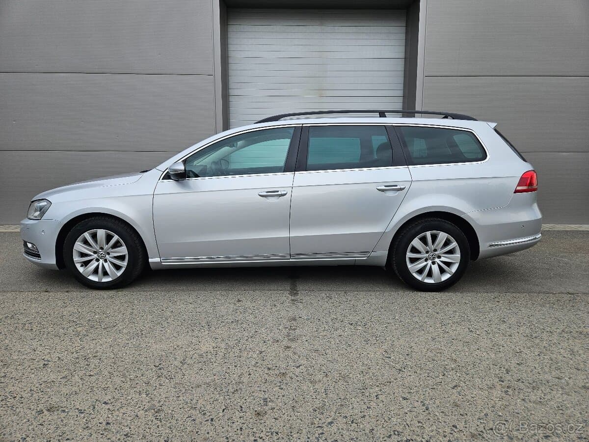 2011 Volkswagen PASSAT - 4