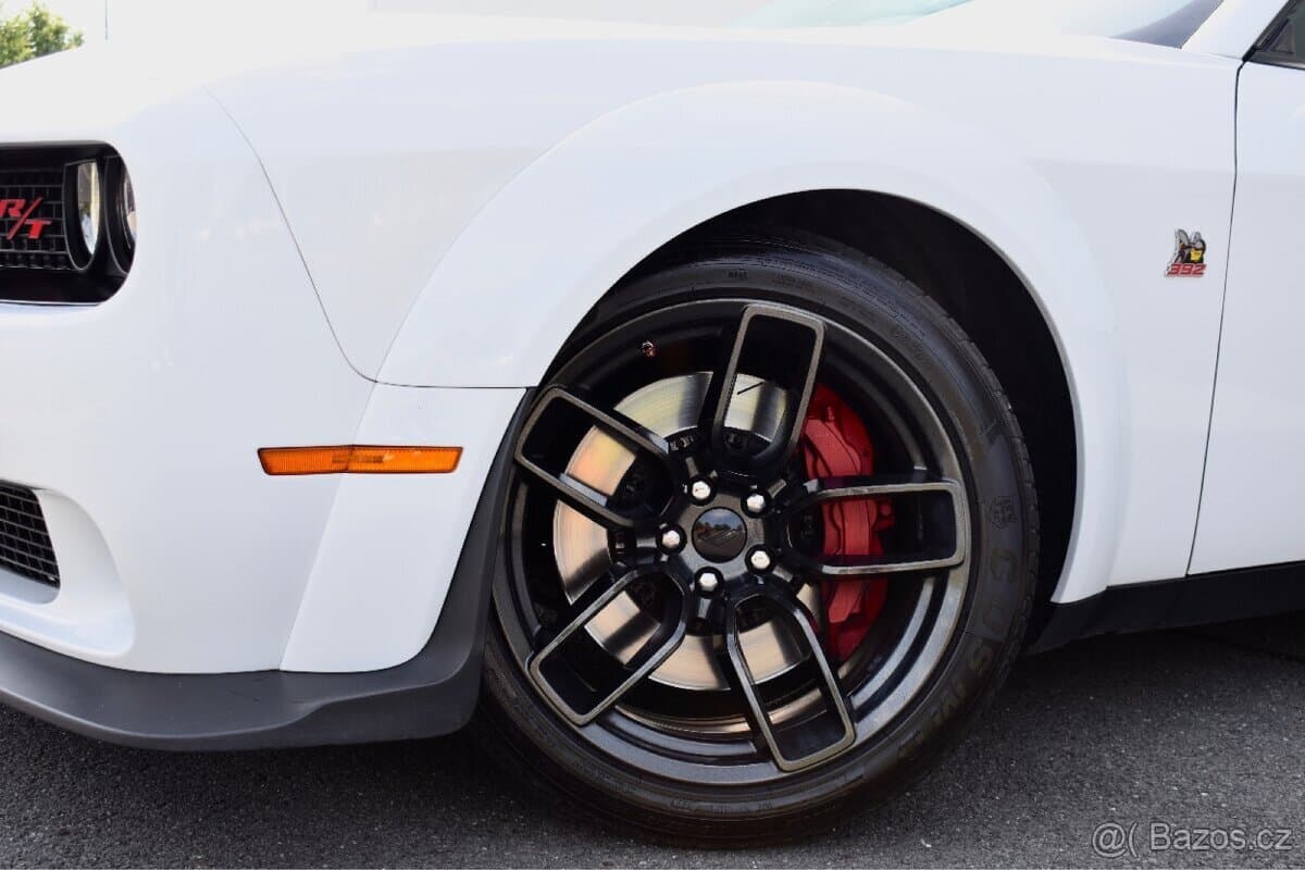 2020 Dodge CHALLENGER - 4