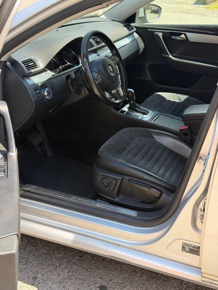 2013 Volkswagen PASSAT - 4