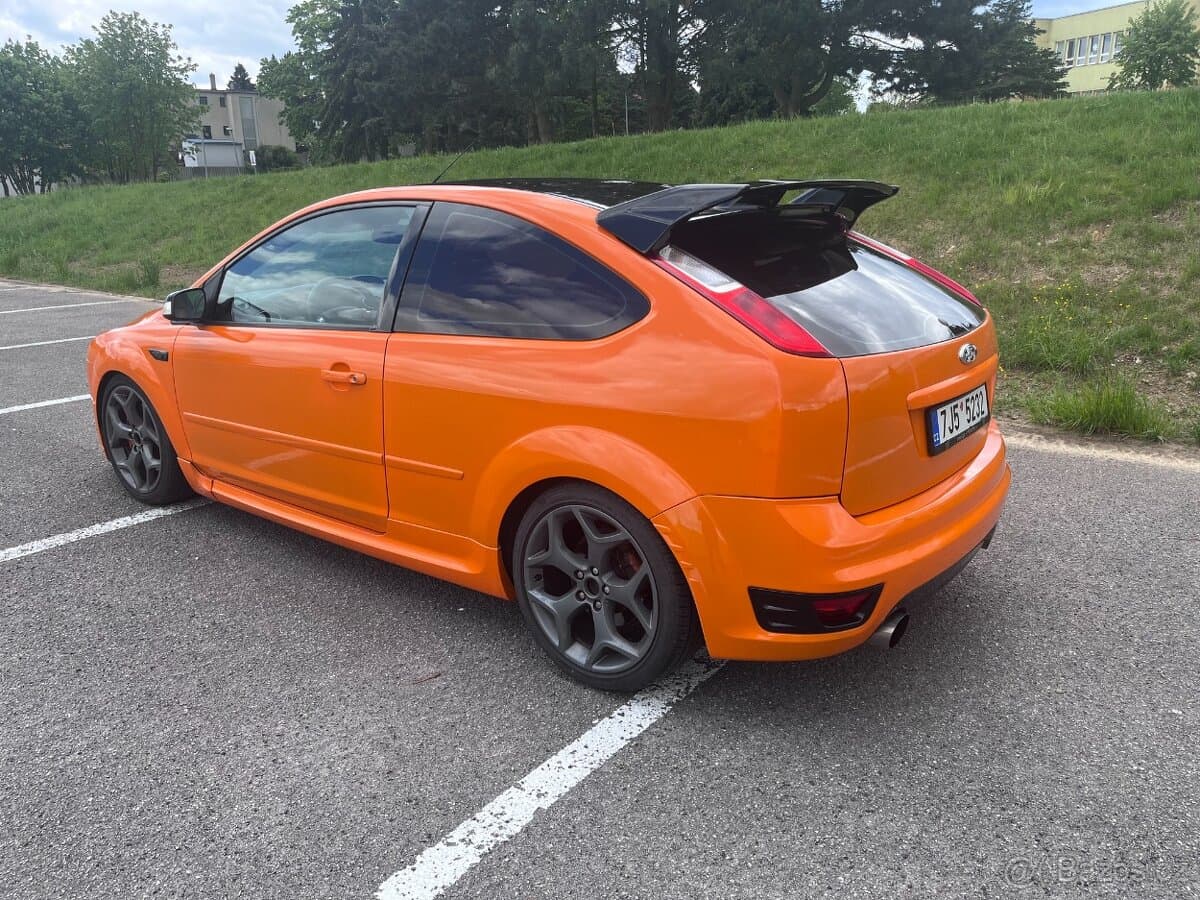 2006 Ford FOCUS - 4
