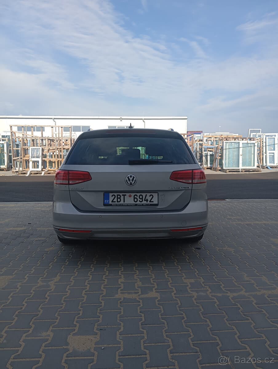 2016 Volkswagen PASSAT - 4