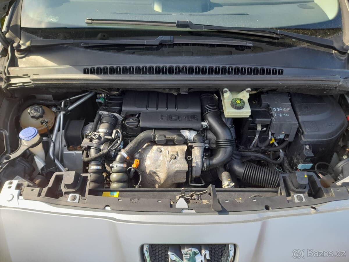 2010 Peugeot 5008 - 4