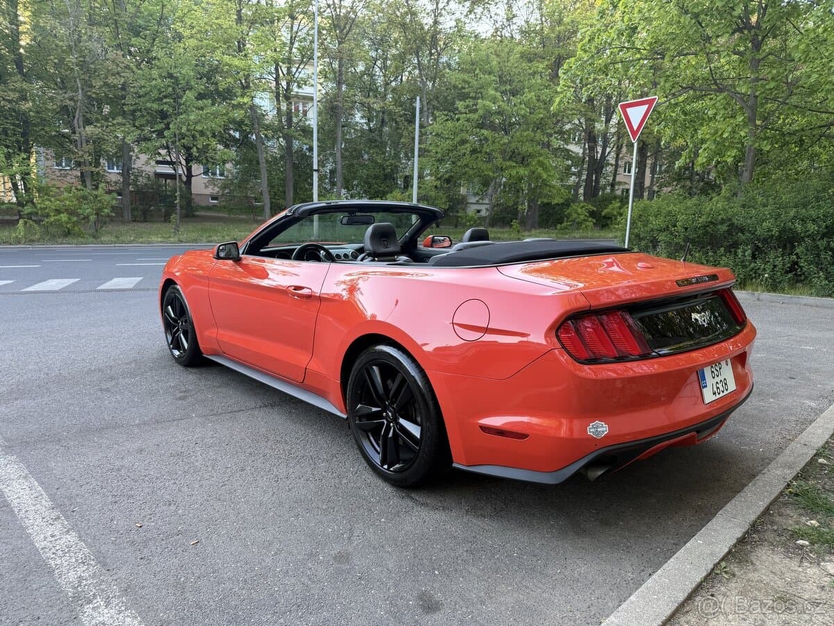 2015 Ford MUSTANG - 4