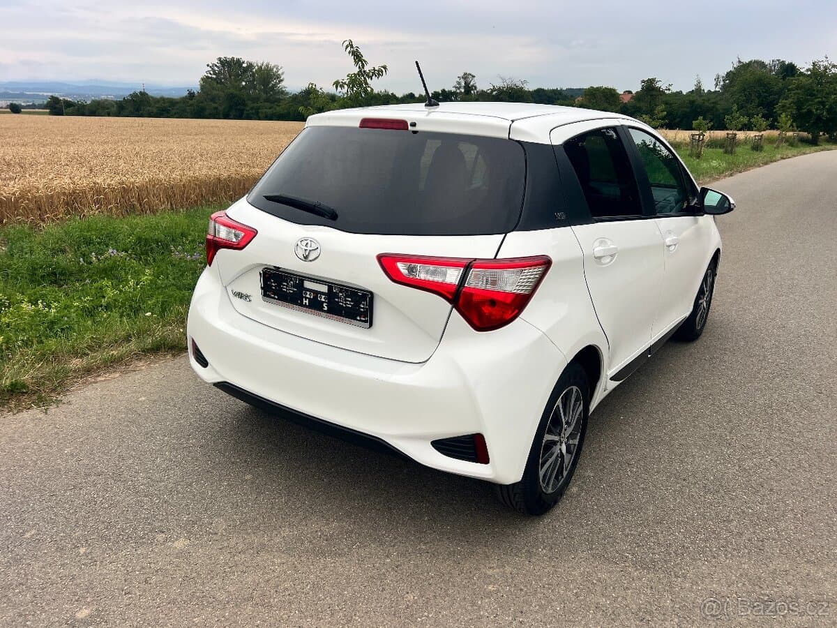 2019 Toyota YARIS - 4