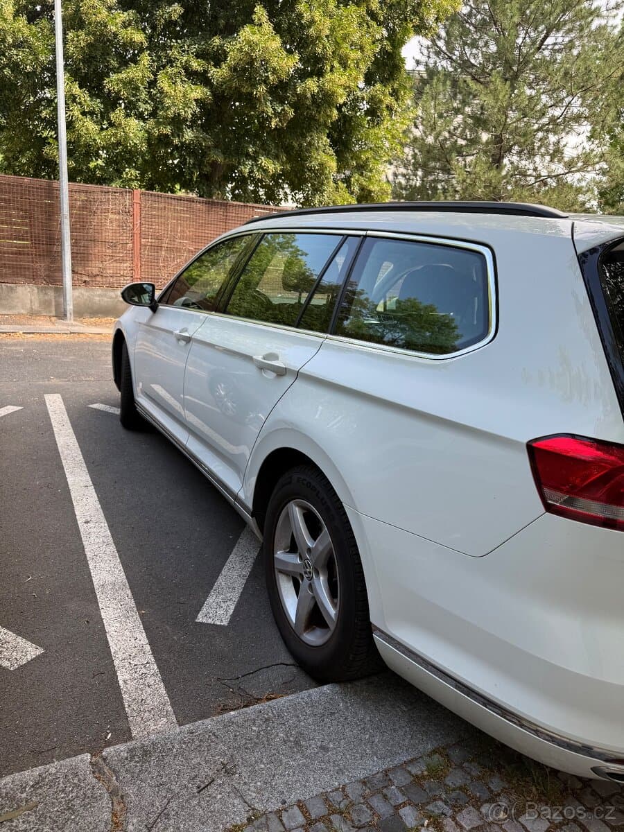 2019 Volkswagen PASSAT - 4