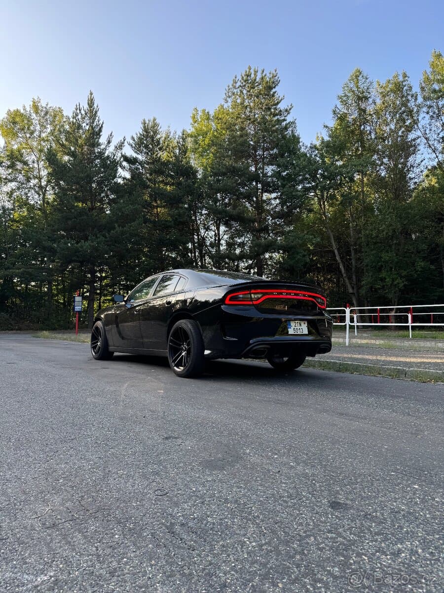 Dodge CHARGER - 4
