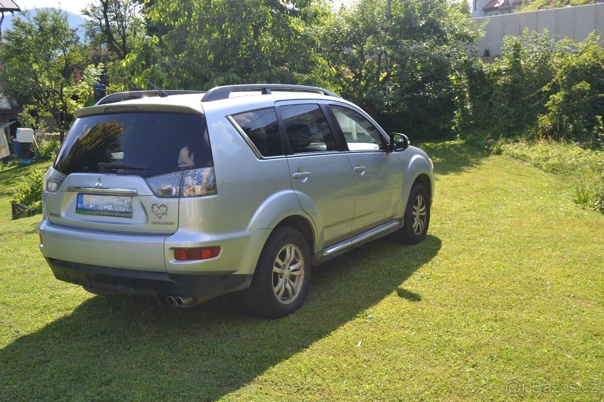2013 Mitsubishi OUTLANDER - 4