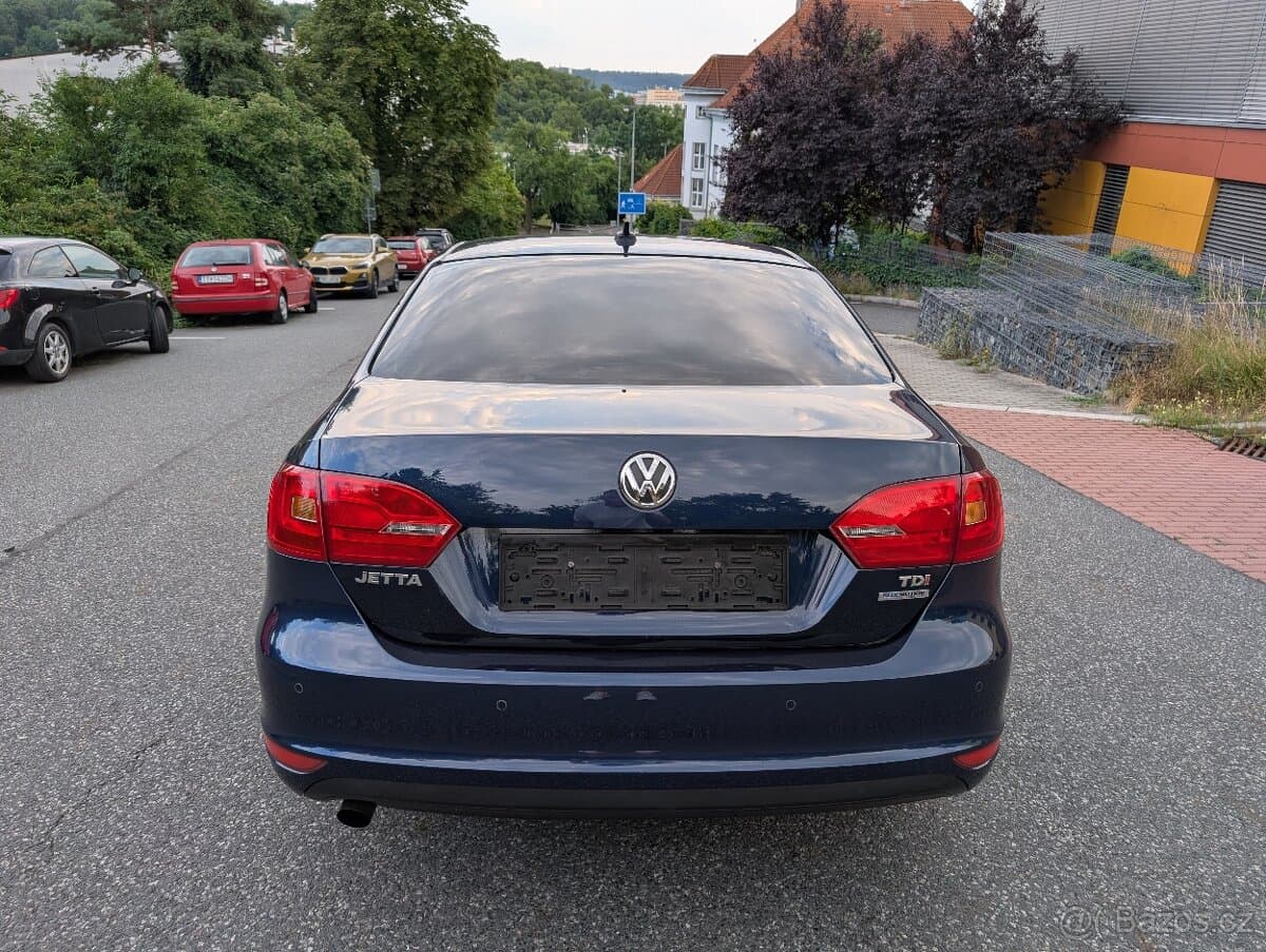 2012 Volkswagen JETTA - 4