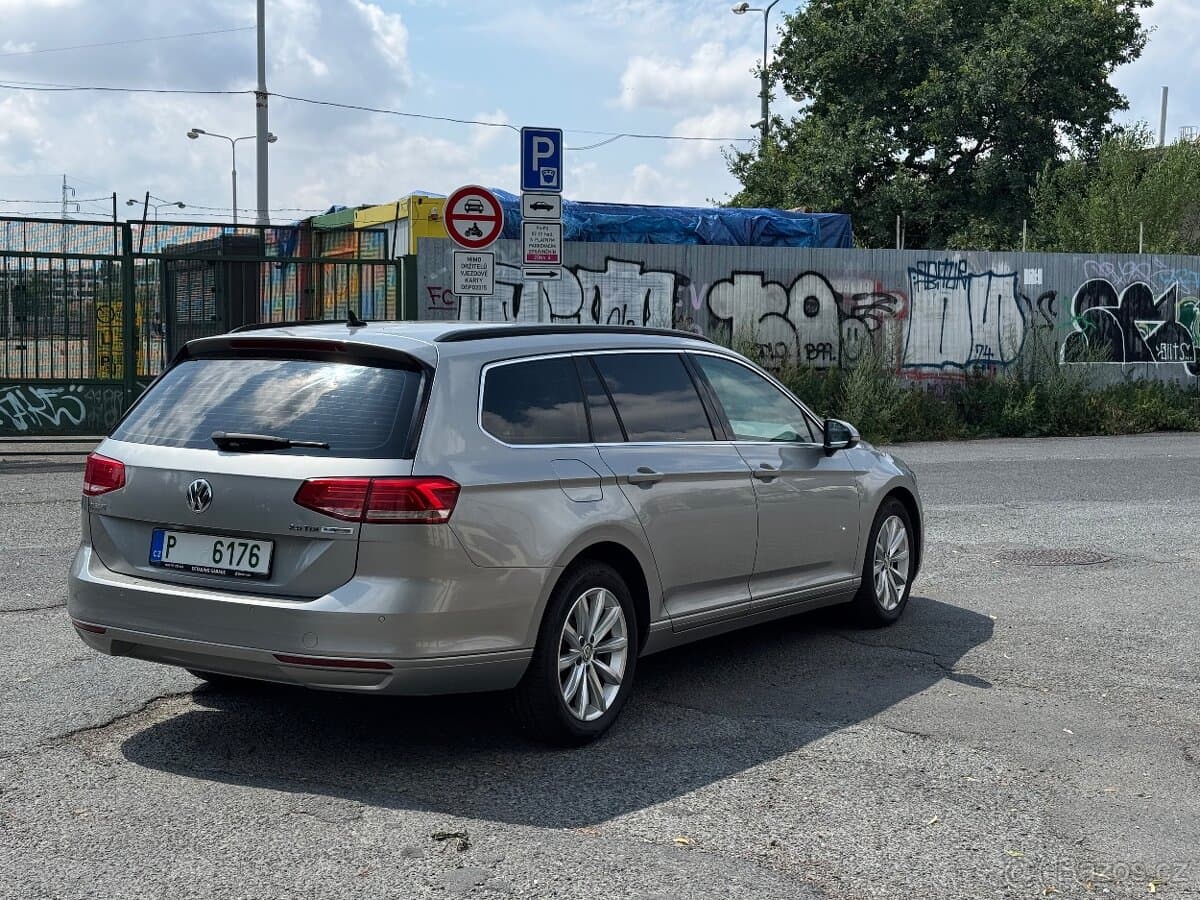 2015 Volkswagen PASSAT - 4