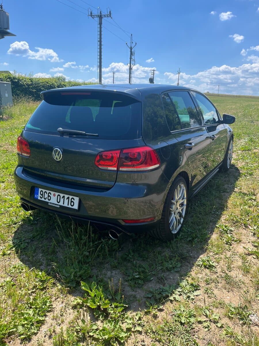 2010 Volkswagen GOLF - 4
