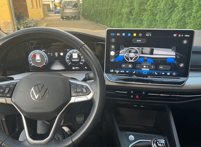 2025 Volkswagen GOLF - 4