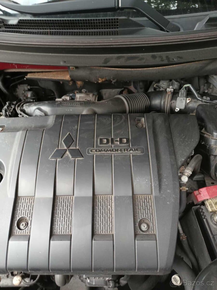 2014 Mitsubishi OUTLANDER - 4