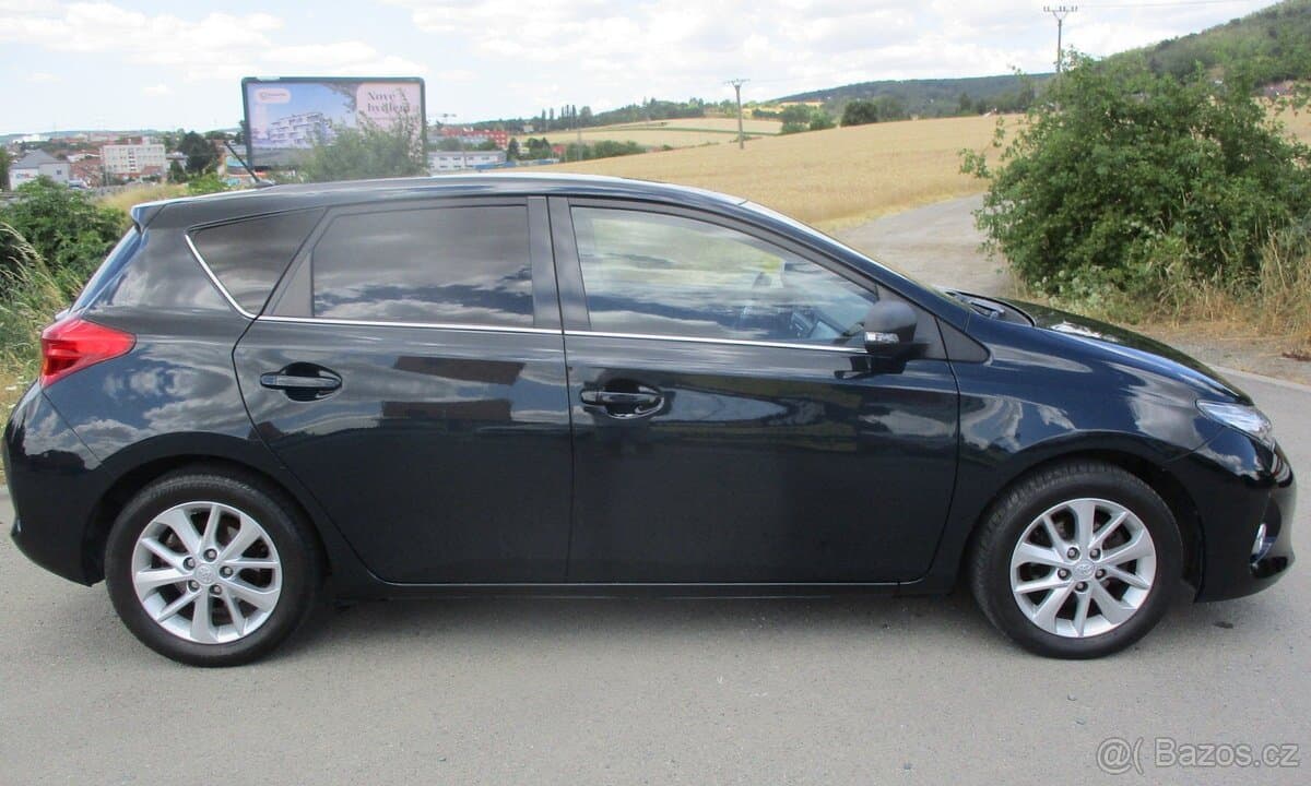 2013 Toyota AURIS - 4
