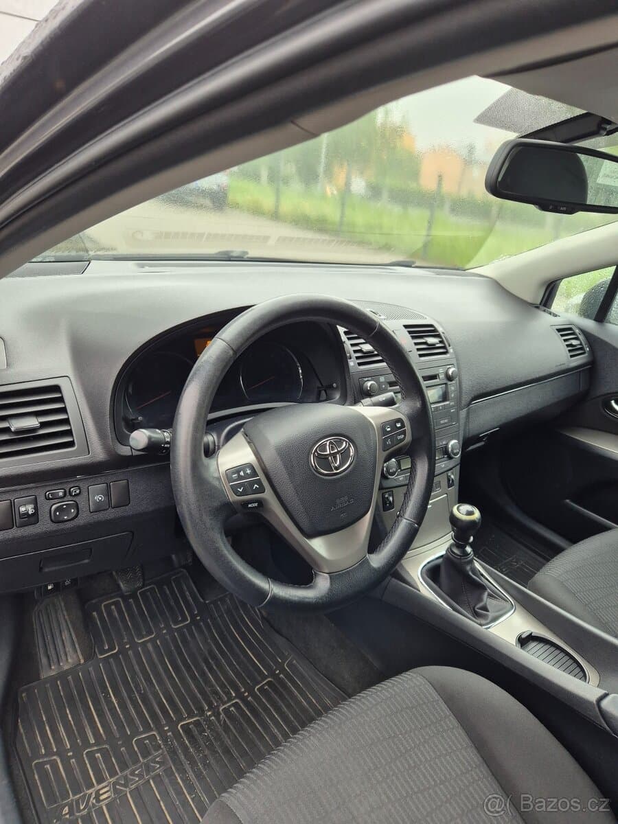 Toyota AVENSIS - 4