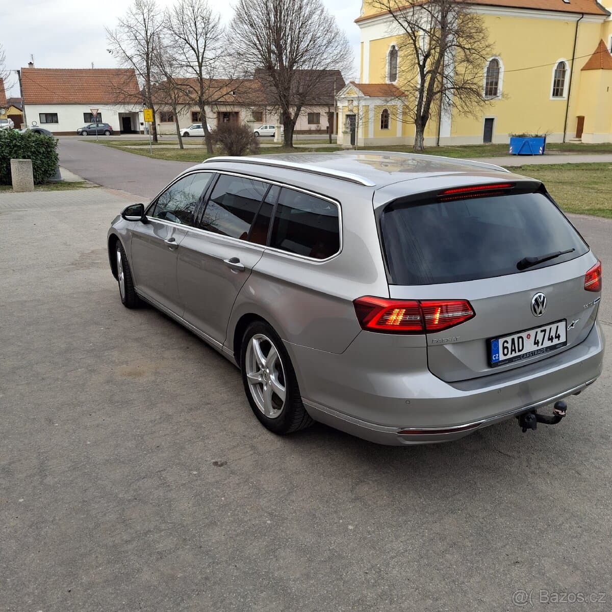 2017 Volkswagen PASSAT - 4