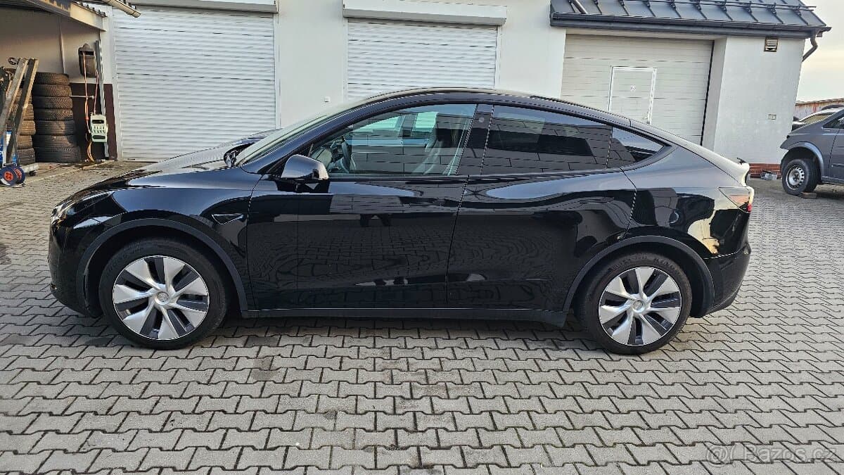 Tesla MODEL Y - 4