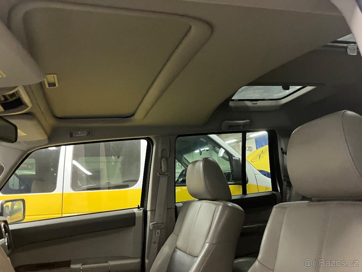 2010 Jeep COMMANDER - 4