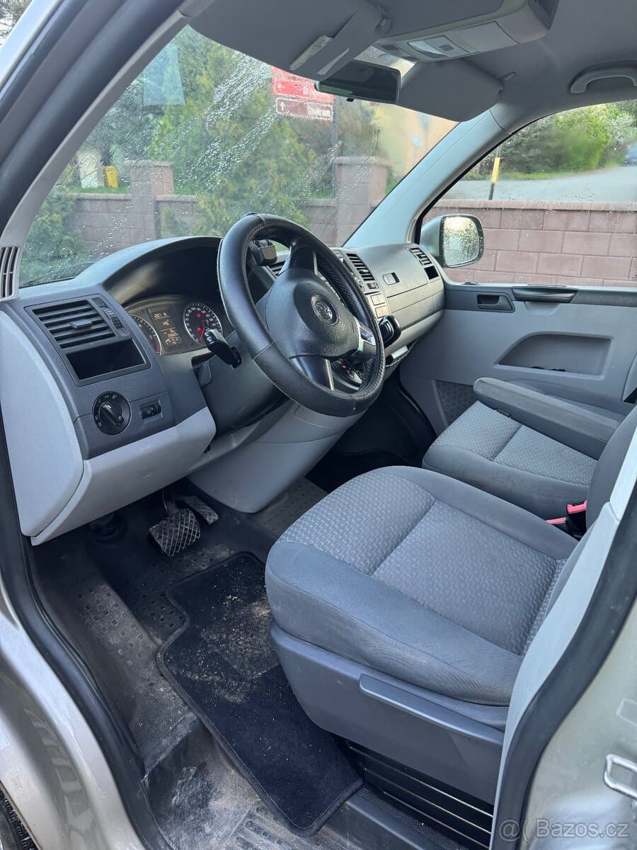 Volkswagen MULTIVAN - 4