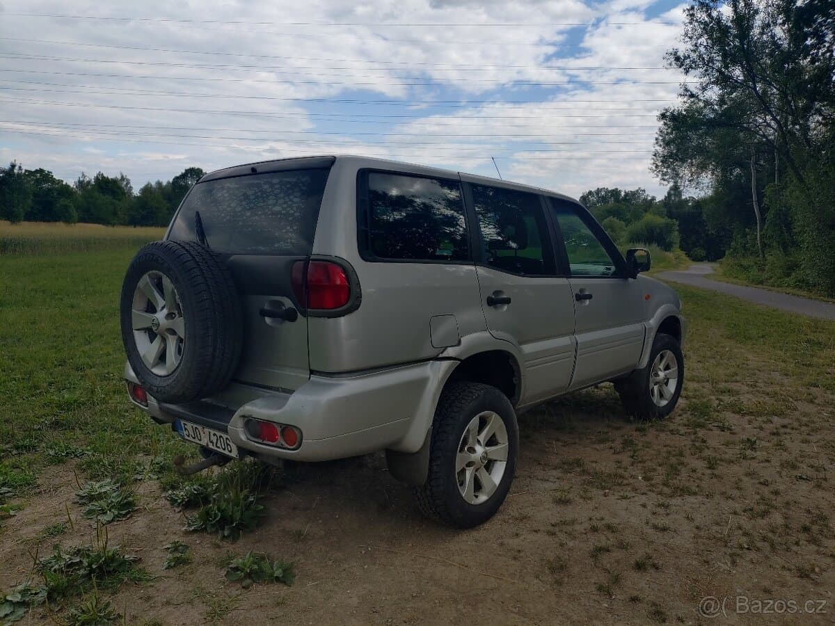 2004 Nissan TERRANO - 4