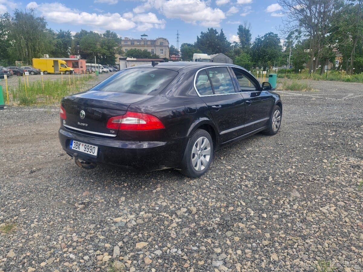 2011 Škoda SUPERB - 4