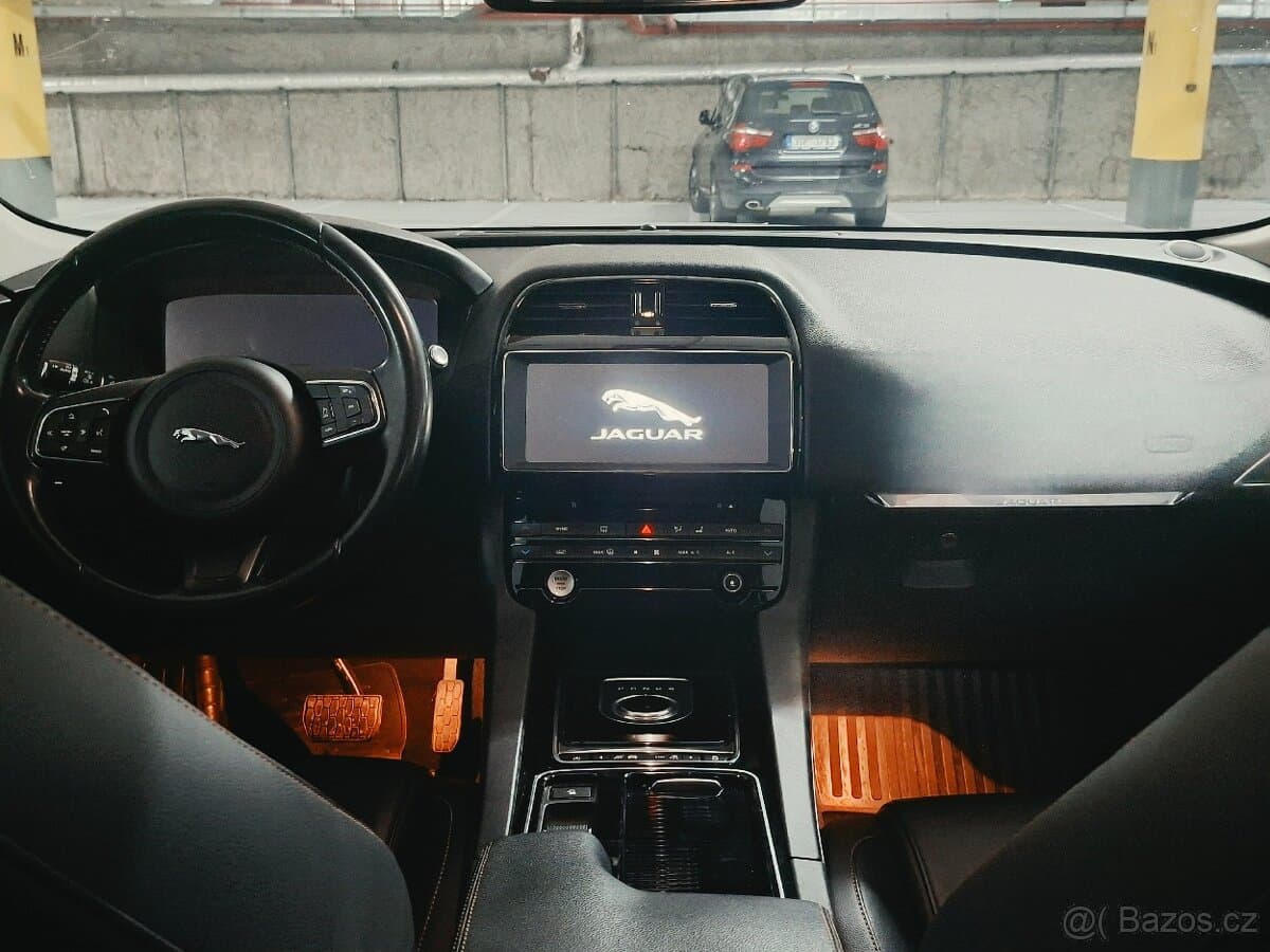 2016 Jaguar F-PACE - 4