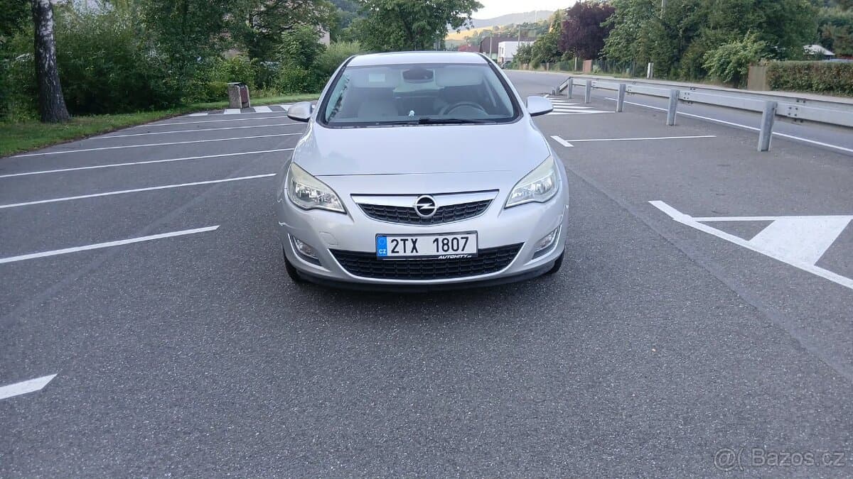 Opel ASTRA - 4
