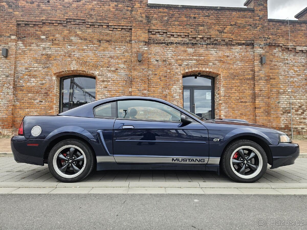 2001 Ford MUSTANG - 4