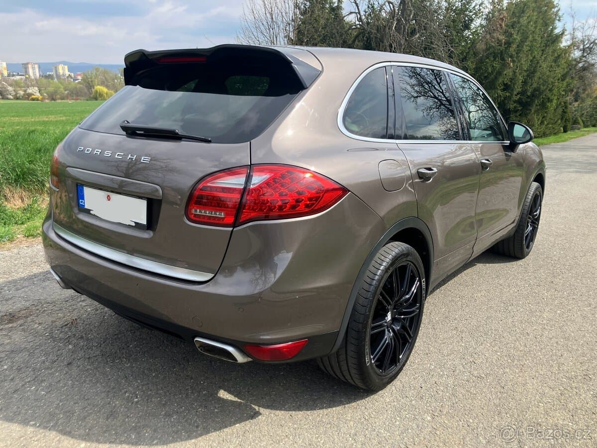 2012 Porsche CAYENNE - 4