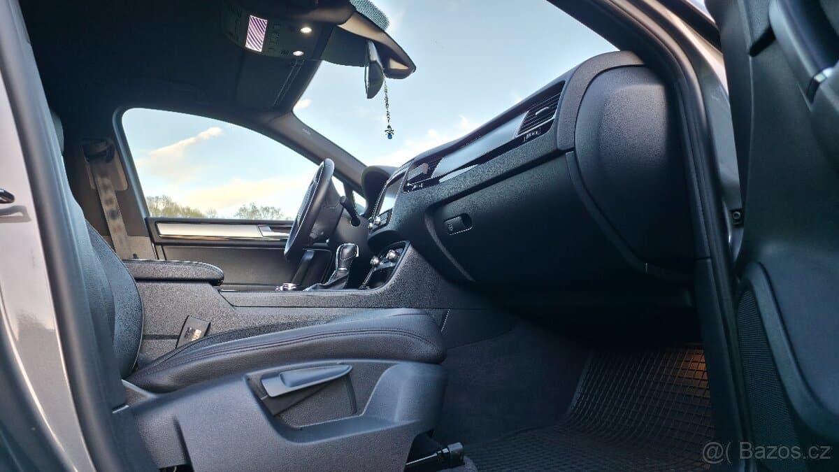 2016 Volkswagen TOUAREG - 4