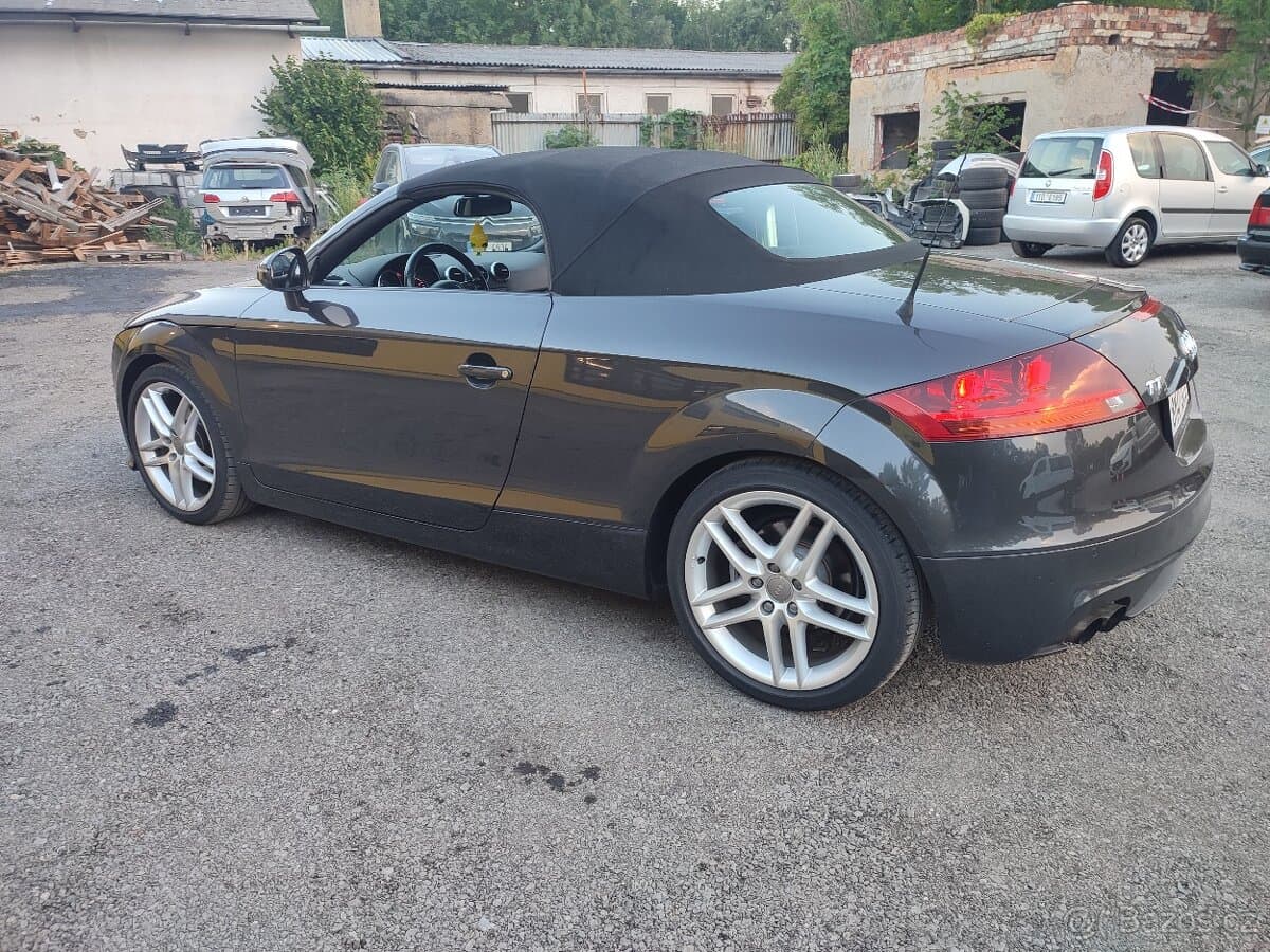 2011 Audi TT - 4