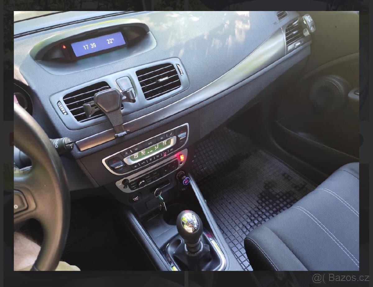 Renault MEGANE - 4