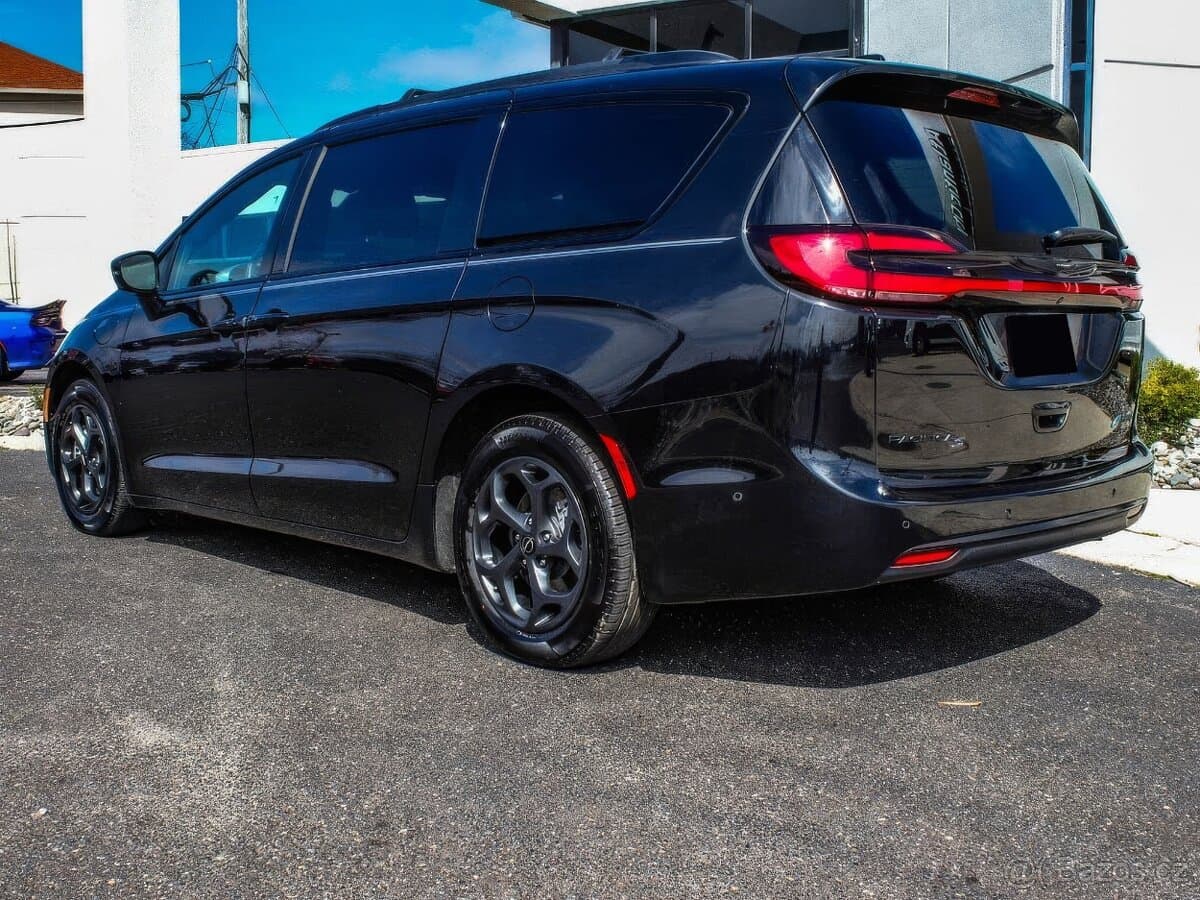 2022 Chrysler PACIFICA - 4