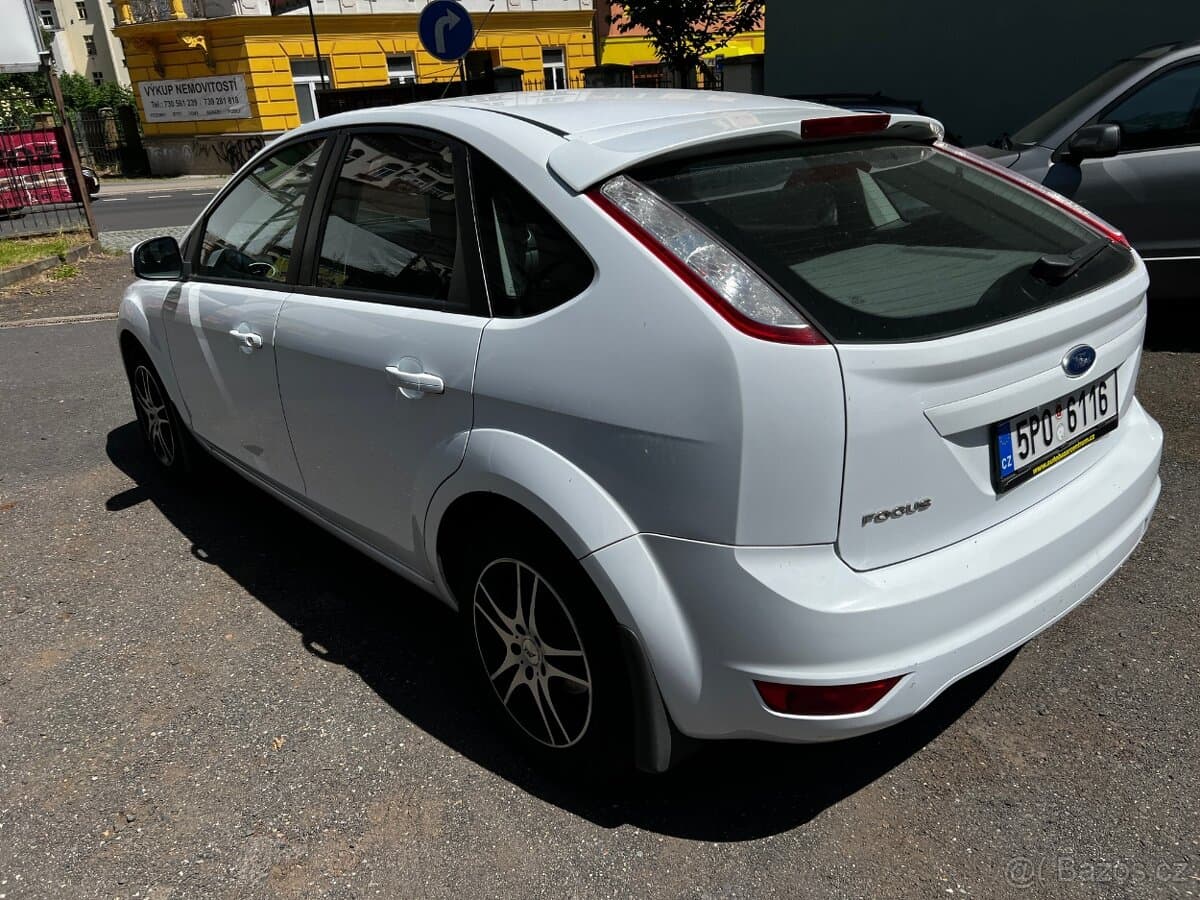 2011 Ford FOCUS - 4