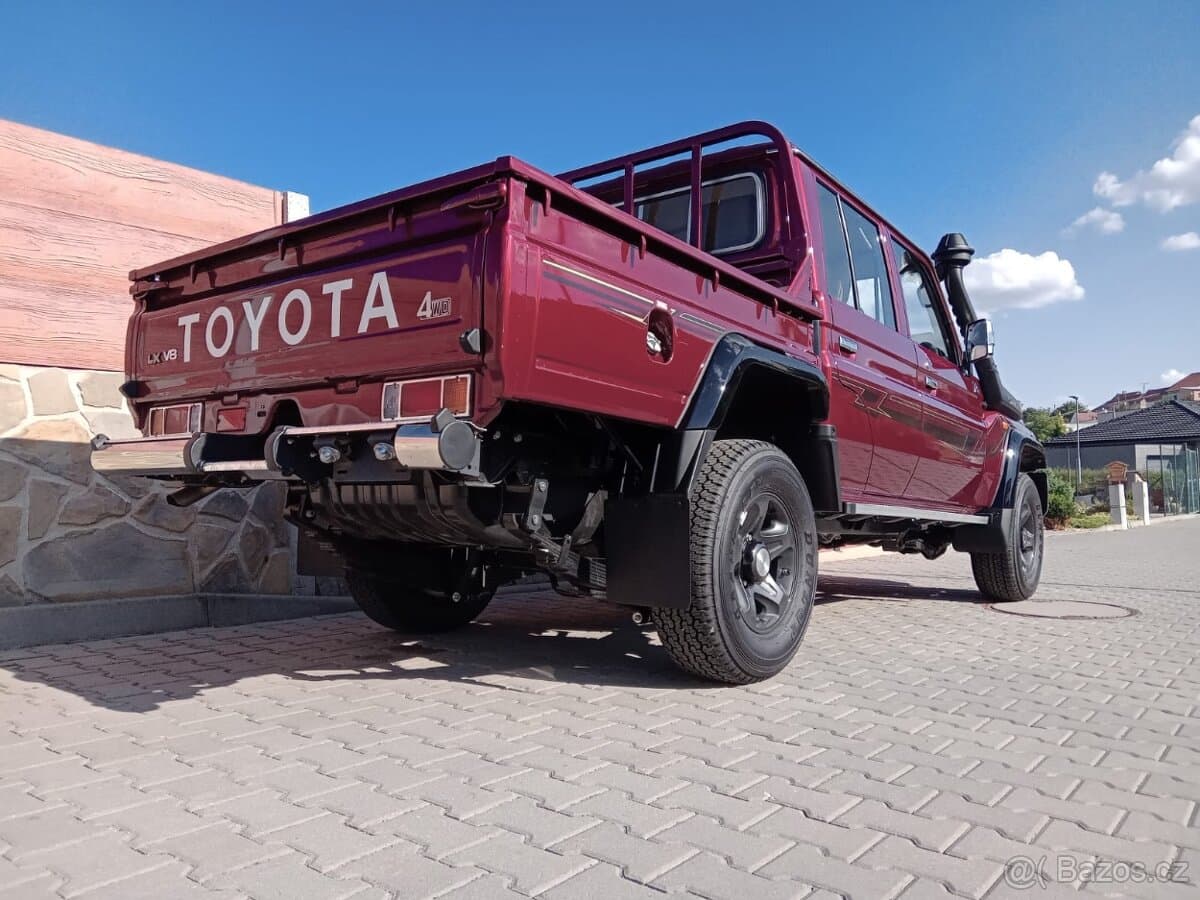Toyota LAND CRUISER - 4