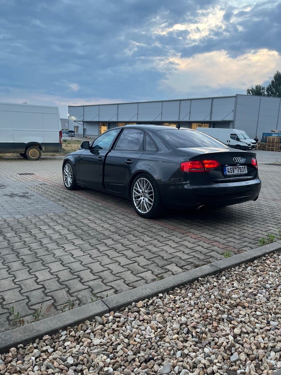 Audi A4 - 4
