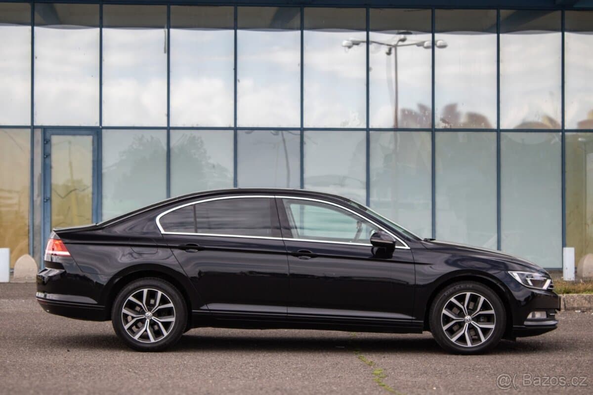 2016 Volkswagen PASSAT - 4