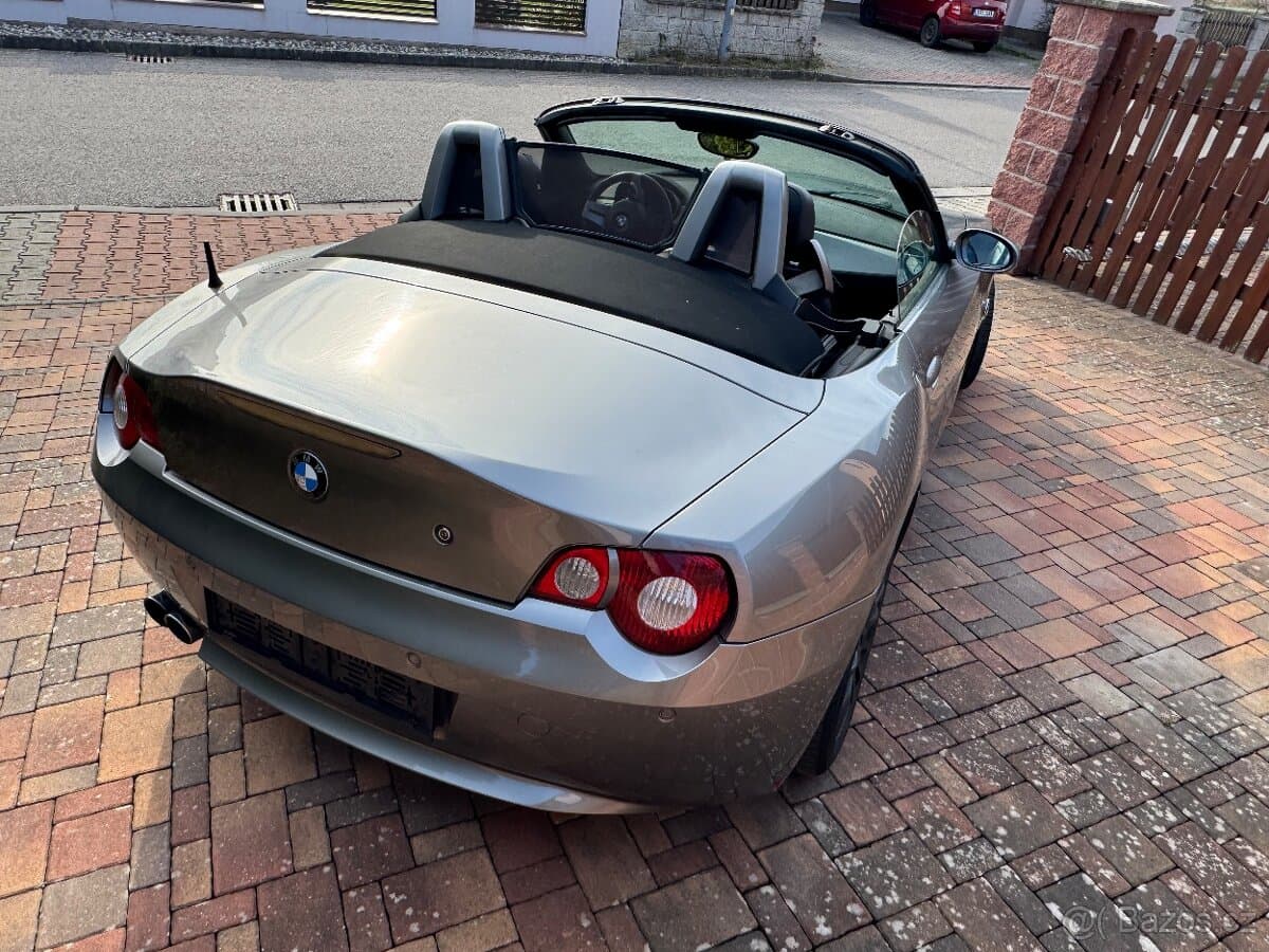 2005 BMW Z4 - 4