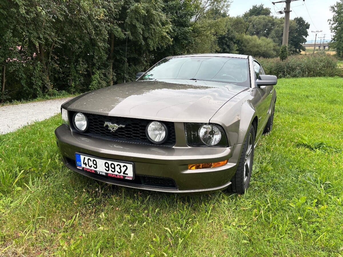 2005 Ford MUSTANG - 4