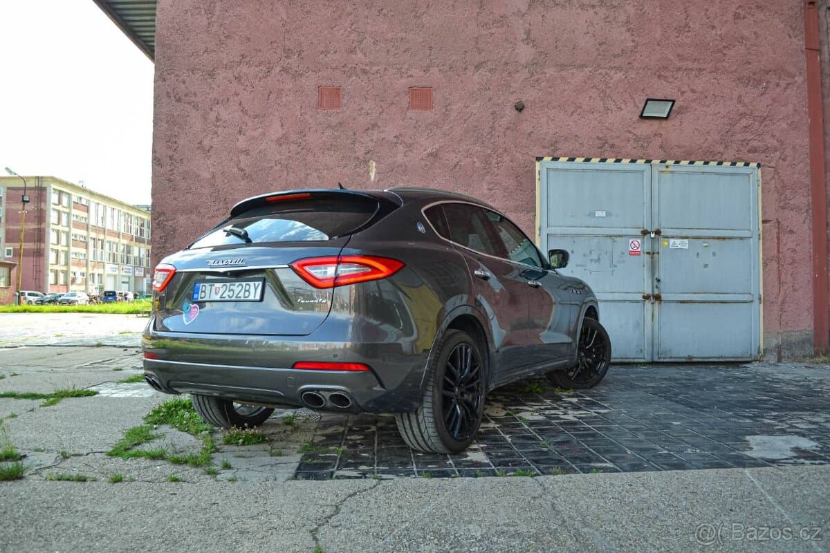 2017 Maserati LEVANTE - 4