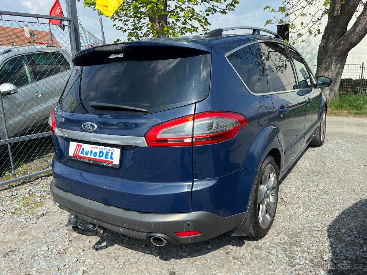 2011 Ford S-MAX - 4