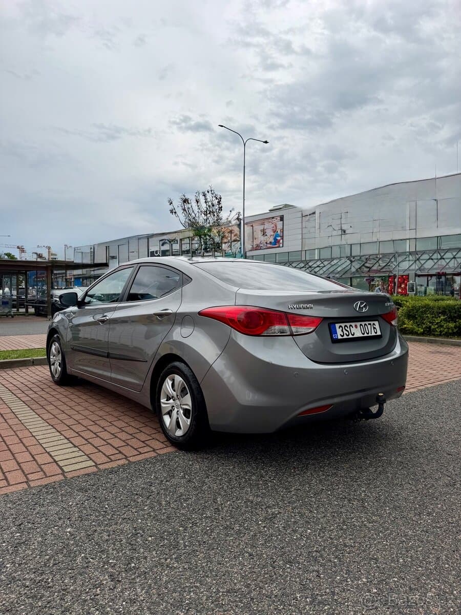 2011 Hyundai ELANTRA - 4