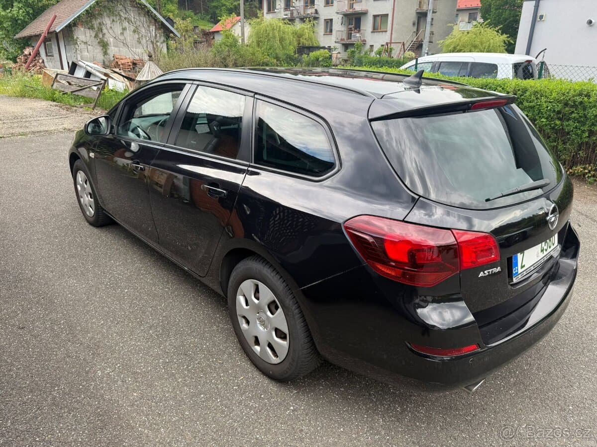 2011 Opel ASTRA - 4
