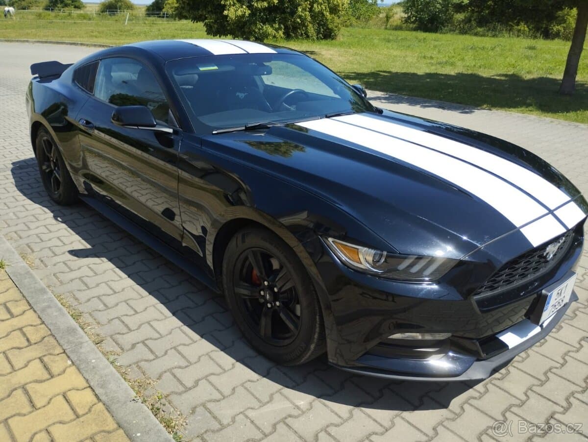 2017 Ford MUSTANG - 4